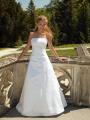svatebn� �aty Carina